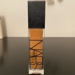 Nars Natural Radiant Longwear Foundation in Tahoe